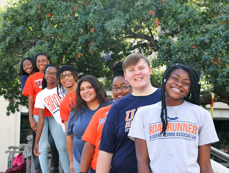 Students Posing on UTSA Campus