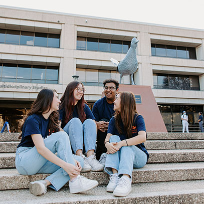 FYE Peer Mentors in front of Rowdy