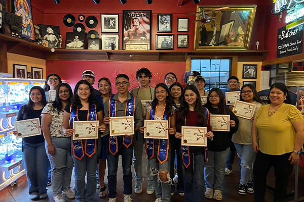 Group photo of students from Eagle Pass/Bracketville