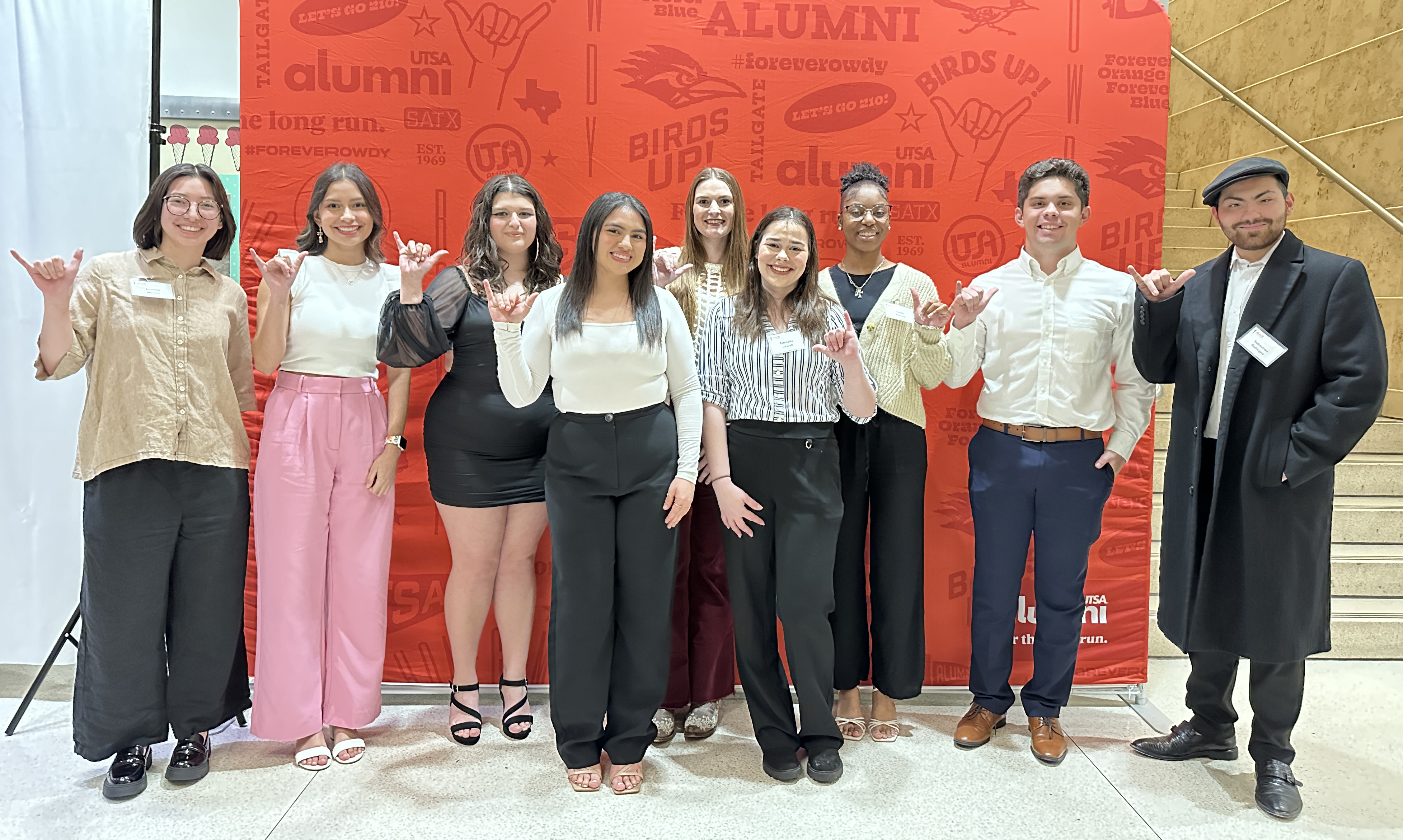 utsa alumni association scholarship recipients giving birds up