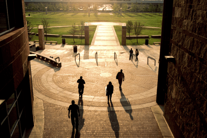 The courtyard of the UT San Antonio Downtown Campus
