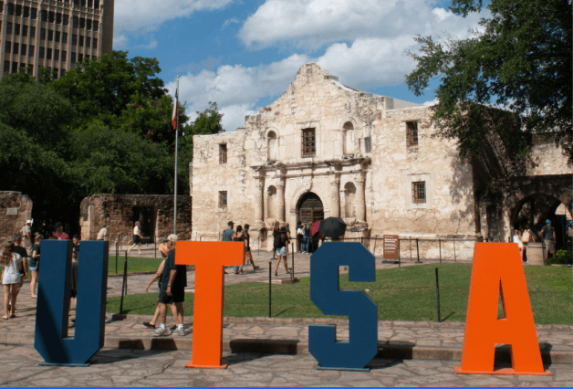 UTSA Letters in from of the Alamo