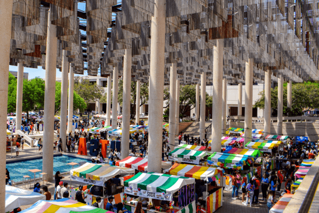 Día En La Sombrilla